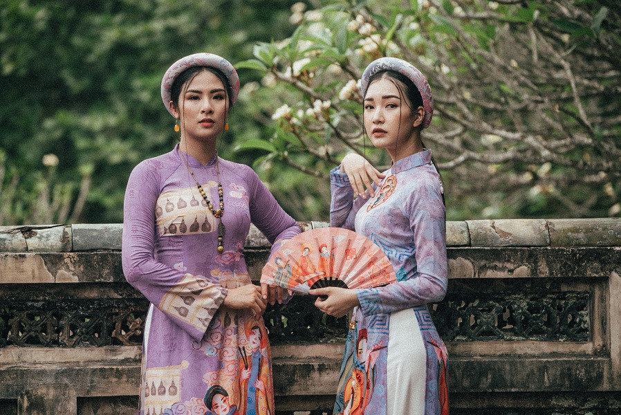 Ngọc Hân và “nàng thơ xứ Huế" Ngọc Trân khoe dáng với áo dài cách điệu ảnh 1 Ngọc Hân và “nàng thơ xứ Huế" Ngọc Trân khoe dáng với áo dài cách điệu ảnh 1