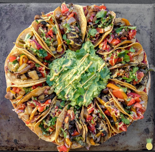 Taco, món ăn đặc sản của đất nước Mexico cũng lọt vào vòng chung kết. Taco, món ăn đặc sản của đất nước Mexico cũng lọt vào vòng chung kết.