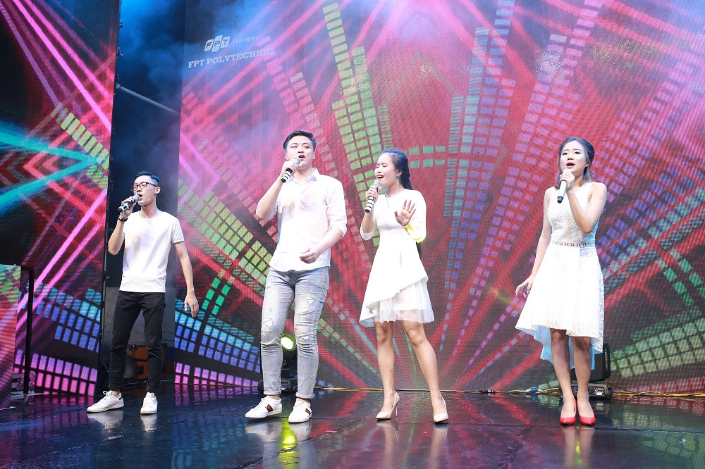 Bên cạnh dàn khách mời 