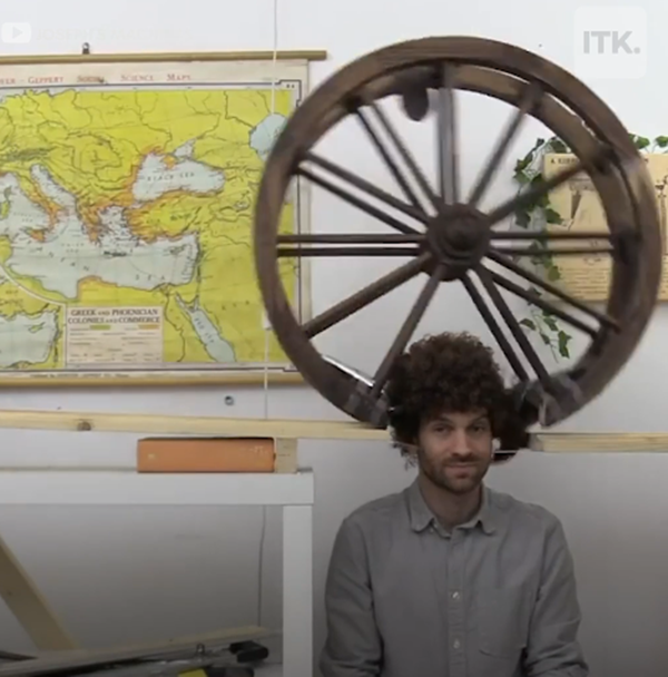 Cắt tóc không cần ra tiệm.