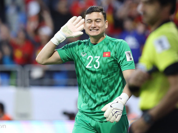 Tuyển Việt Nam trở thành đội bóng đầu tiên giành vé vào vòng tứ kết Asian Cup 2019. Ảnh: Minh Chiến.