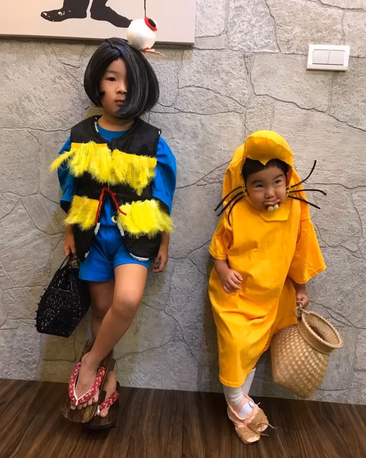 Hai chị em đi đến đâu là gây cười đến đó!