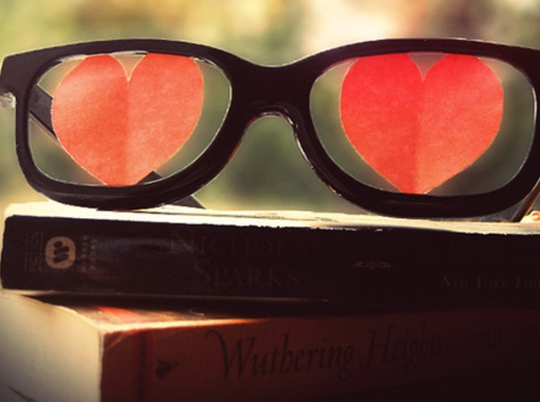 Đôi mắt thực sự nhìn rõ nhất là đôi mắt của trái tim, của yêu thương.