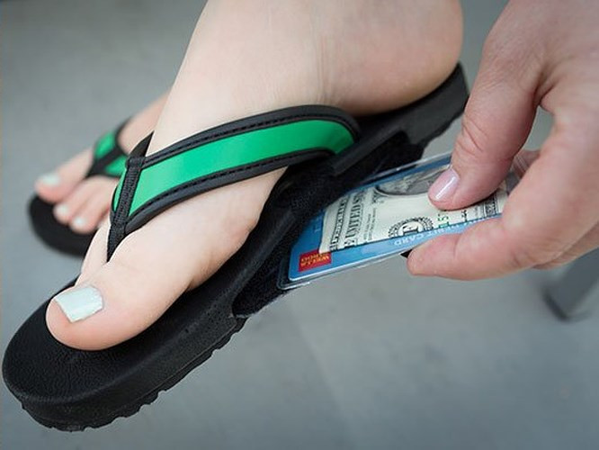 Khi bạn không mang ví.