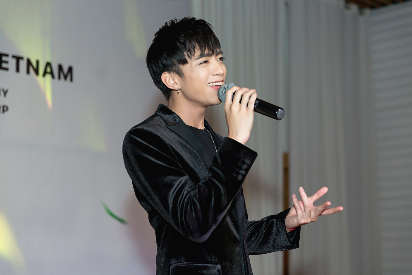 Soobin Hoàng Sơn, Trang Pháp, MLEE bất ngờ hội ngộ, chiêu đãi khán giả toàn hit "khủng" ảnh 3
