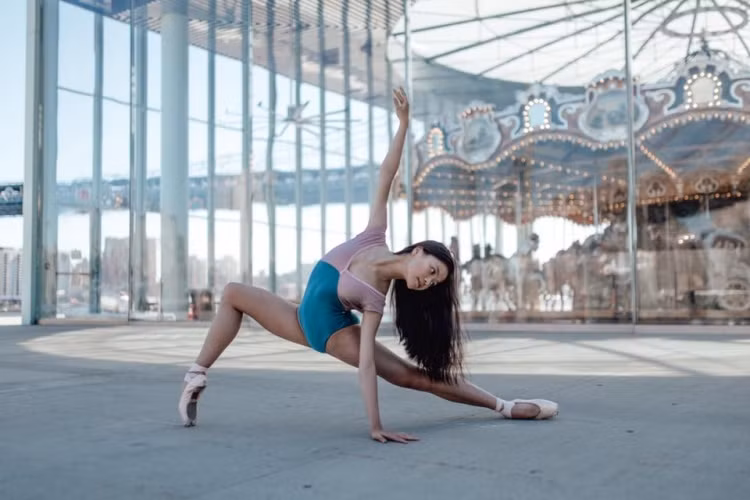Gặp cô gái trong bộ ảnh múa ballet đẹp say lòng trên đường phố Mỹ gây sốt mạng ảnh 11