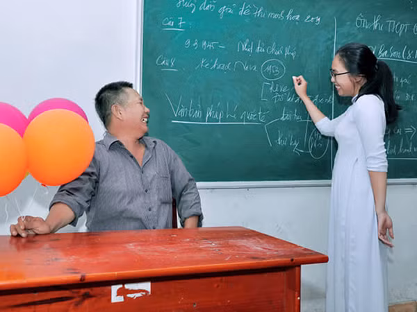 Ba Dũng "cá viên chiên" và con gái trong bộ ảnh kỷ niệm cuối năm. ẢNH NHÂN VẬT CUNG CẤP