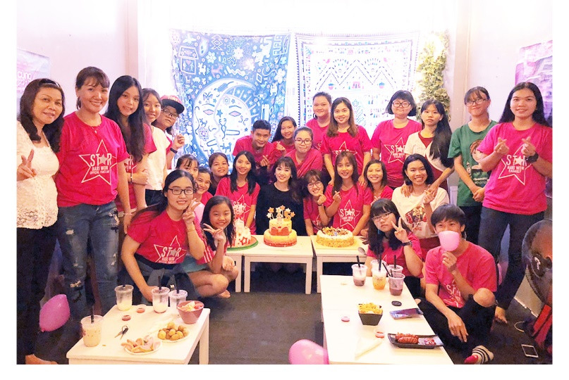 Bay vào dải ngân hà được tạo thành từ tình yêu vô tận fan dành cho Hari Won ảnh 5