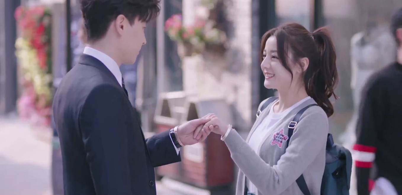 Nhìn ai cũng ra Bách Hải.