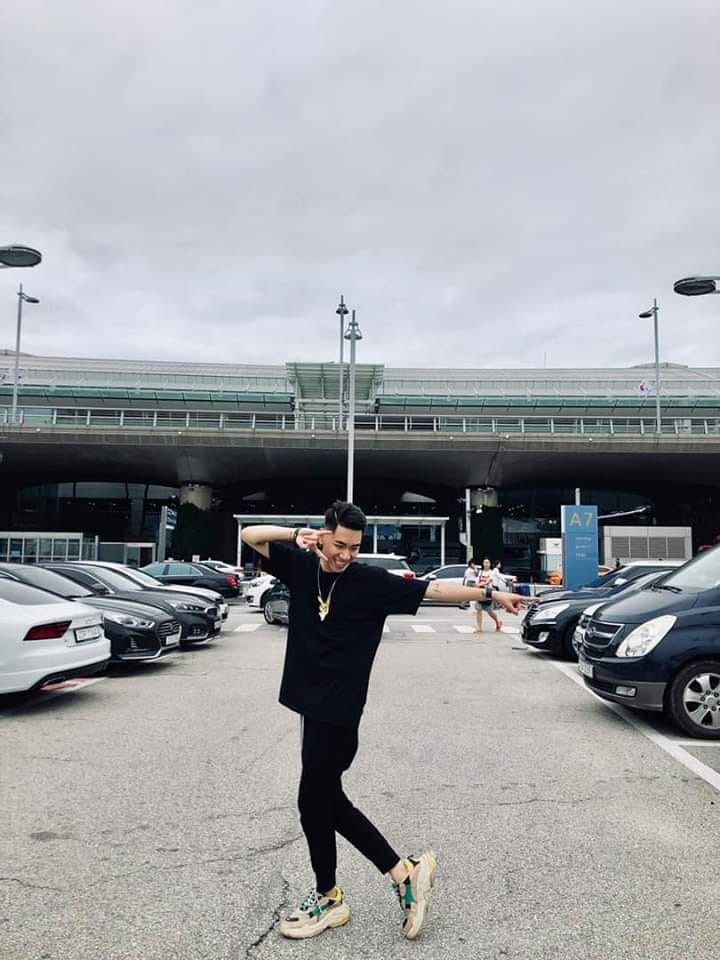 Vẫn lại là La La khi “bất lực” thốt lên: Thôi đừng dìm anh nữa, anh mệt rồi, để tụi anh tự dìm cho.