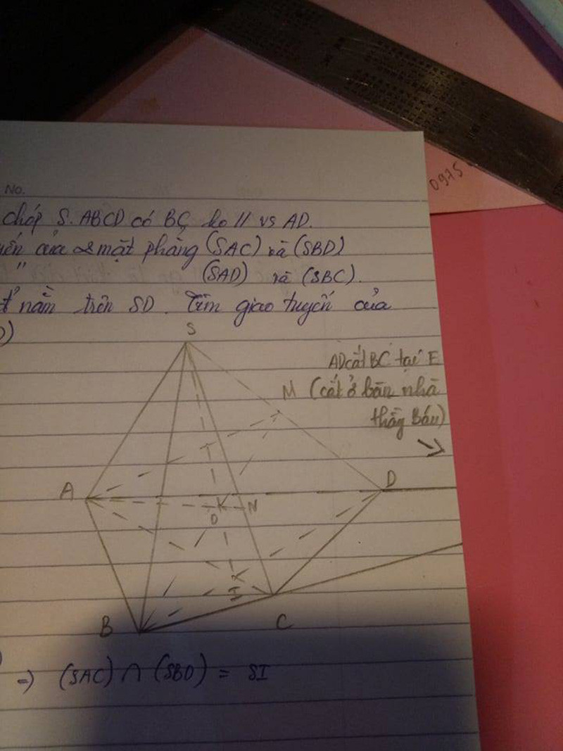 Giao điểm có cắt nhưng ở bàn kế bên... (Ảnh: Bảo Trâm)