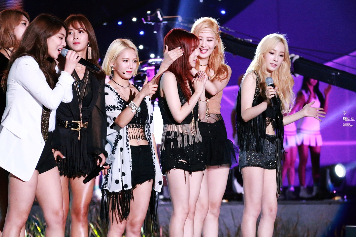 Suốt 10 năm qua, các cô gái SNSD vẫn luôn nhớ che tai giúp Sunny mỗi khi có pháo bông ảnh 7 Suốt 10 năm qua, các cô gái SNSD vẫn luôn nhớ che tai giúp Sunny mỗi khi có pháo bông ảnh 7