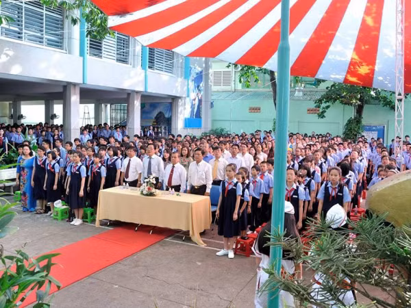 Teen THCS Nguyễn Văn Tố (TP.HCM) háo hức chào đón diện mạo trường mới ảnh 8