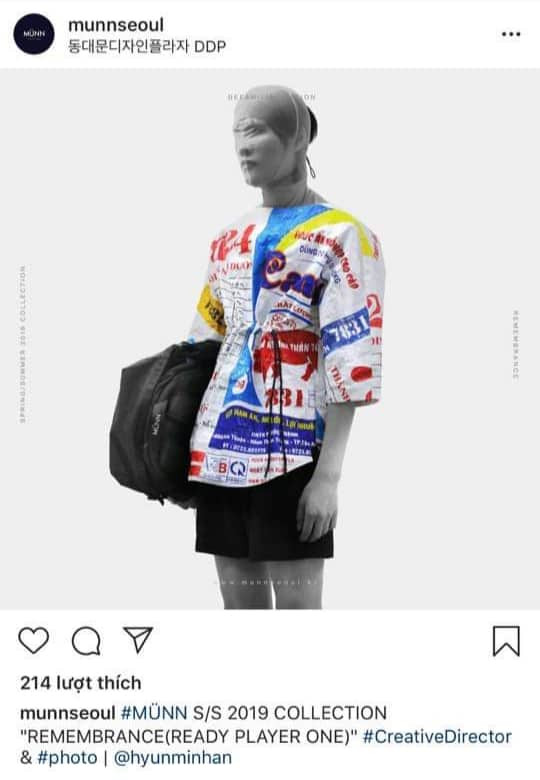 Một bộ cánh khác nằm trong bộ sưu tập.