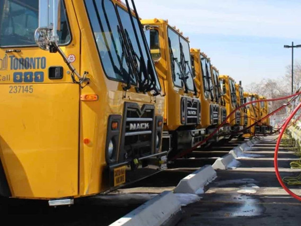 Đội xe rác của thành phố Toronto.