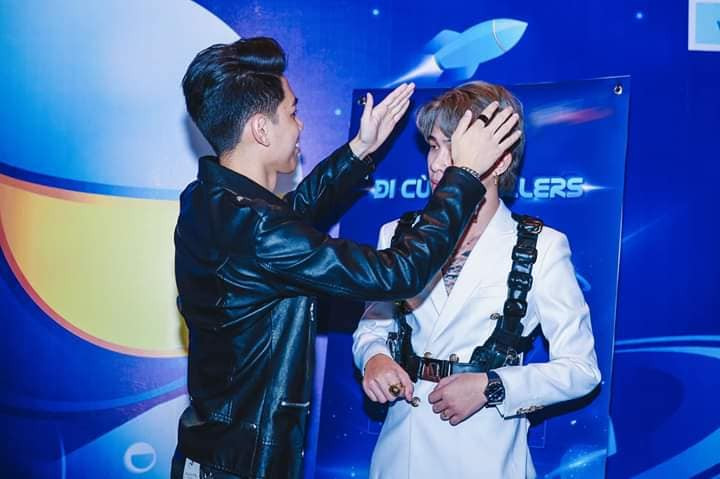 Khoảnh khắc Jack & K-ICM chăm sóc cho nhau trong hậu trường của các sân khấu âm nhạc luôn là hình ảnh đẹp nhất mà fan “cứng” lẫn fanti đều không thể bỏ qua.