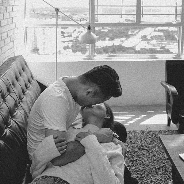 "Cuộc đời anh, quá nhiều đau thương em ạ... anh đau khổ và tuyệt vọng lắm... Anh đau lắm… (Ảnh minh hoạ)