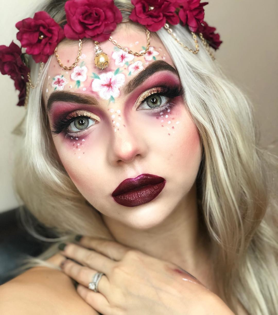 Hóa thân thành tiên nữ xinh đẹp trong ngày hắc ám chắc hẳn sẽ vô cùng ấn tượng đấy! (Ảnh: @makeupbyyulya)