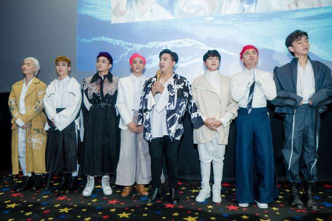 Tăng Nhật Tuệ ra mắt Zero9 với đội hình 7 thành viên. Sau đó không lâu, Minkook đã rời nhóm với lí do muốn tiếp tục việc học.