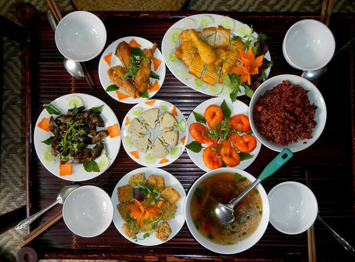 Bữa cỗ chay đầy đặn theo kiểu truyền thống của người Việt.