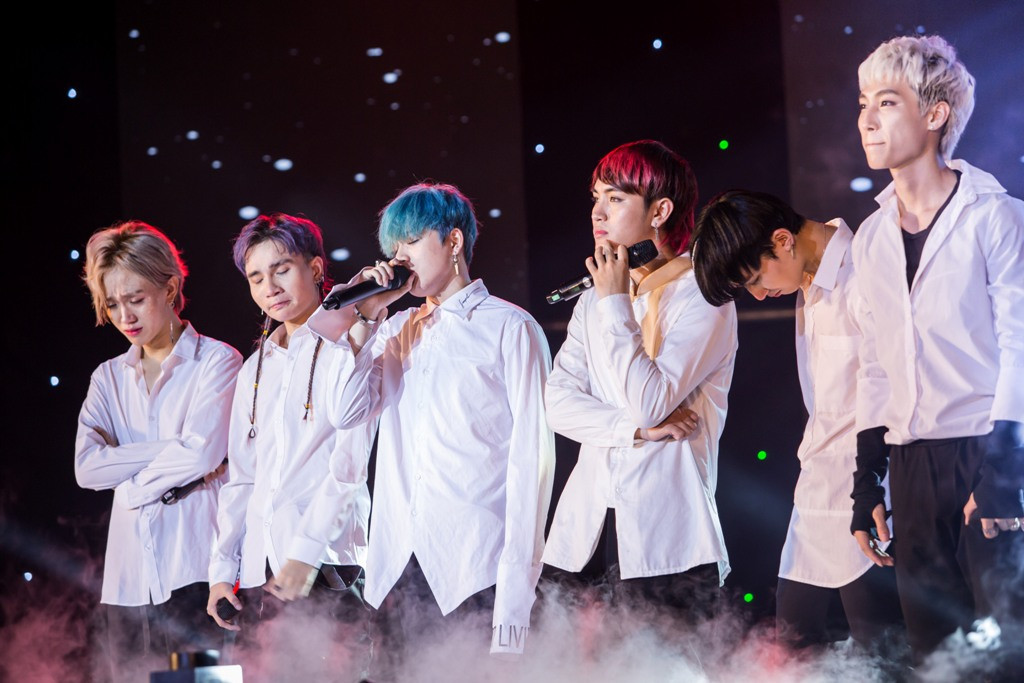 Màn trình diễn bài hát cuối cùng và lời tâm sự đây xúc động của nhóm, cám ơn người hâm mộ đã luôn theo dõi, ủng hộ nhóm trong suốt một năm qua. Đáp lại điều đó nhóm Zero9 đã dành tặng riêng cho người hâm mộ, đặc biệt là Circle và tất cả cùng hoà chung với ca khúc From Hero To Hero.