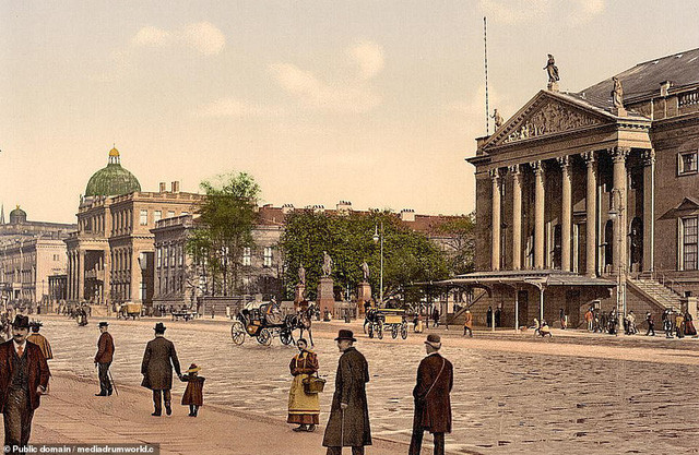 Nhà hát opera quốc gia nằm ở Berlin, Đức.