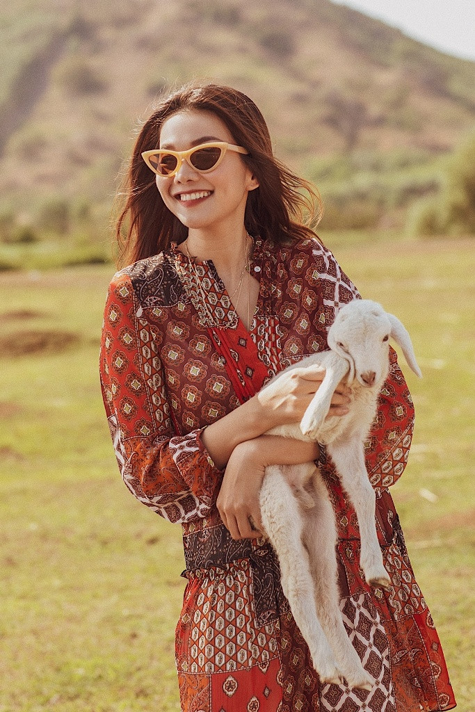 Nói về dự định năm 2019 này, siêu mẫu họ Phạm chia sẻ rằng năm nay cô tập trung cho bộ phim mới sắp quay và hiện tại chưa có ý định tham gia chương trình truyền hình thực tế nào.