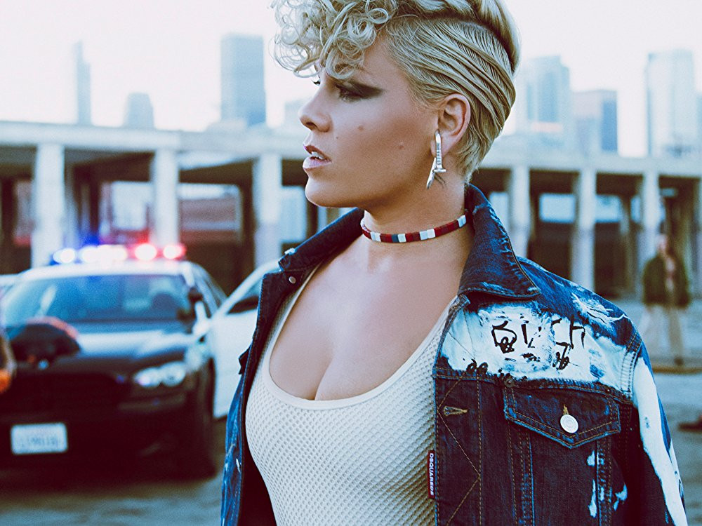 Hãy cùng đoán xem liệu P!nk có một màn treo người, đu dây nào tại sự kiện lần này không?