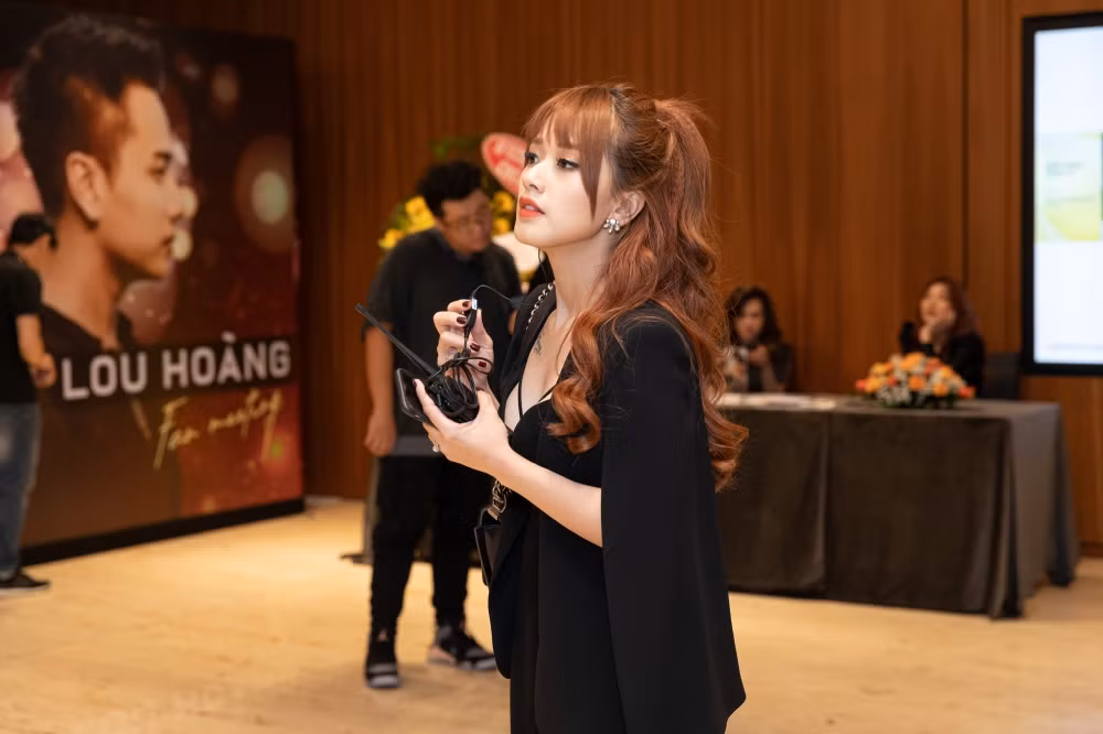 Công nghệ mới giống nhóm BTS mà Only C - Lou Hoàng tiên phong khai thác ở Việt Nam là gì? ảnh 7