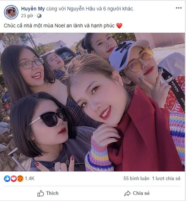 Huyền My và hội bạn tại Đà Lạt.