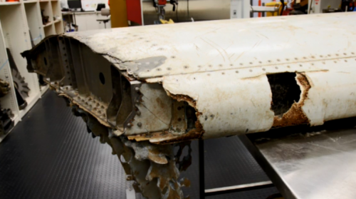 Ông Foley cho biết vào thời điểm chiếc máy bay MH370 lao xuống mặt biển, cơ trưởng Zaharie Ahmad Shah không hề trực tiếp điều khiển nó bằng tay.