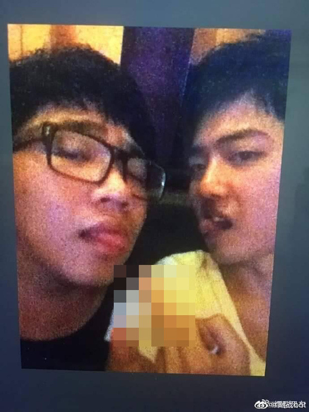 Nam diễn viên từng đăng ảnh với ngón tay thối