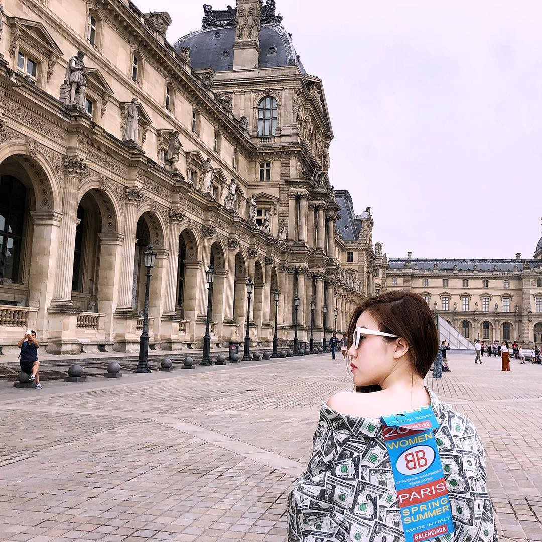 Cô nàng đã có thời gian cùng bạn trai đi khắp thế giới, cưỡi ngựa tại bãi biển Hawaii hay dạo phố tại châu Âu cổ kính.