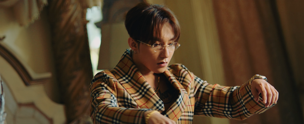 Tạo hình lãng tử của Sơn Tùng trong MV mới.