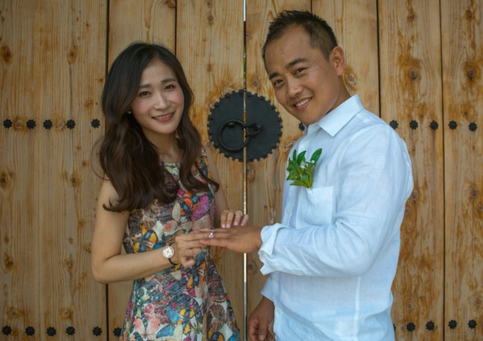 Juyeon và Joseph có chuyện tình hạnh phúc dù đến từ hai miền đất nước.