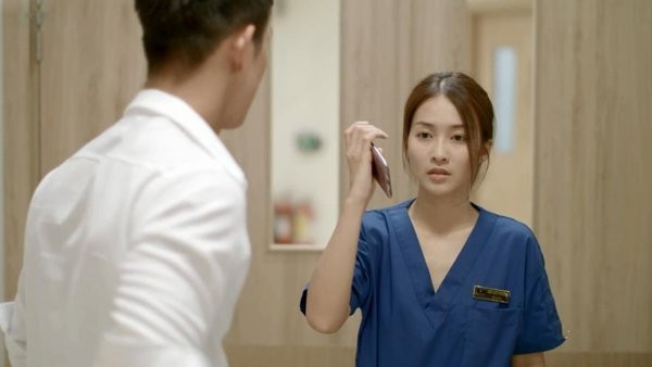 Những chi tiết vụng về trong "Hậu duệ Mặt Trời" khiến khán giả không thể bỏ qua ảnh 4