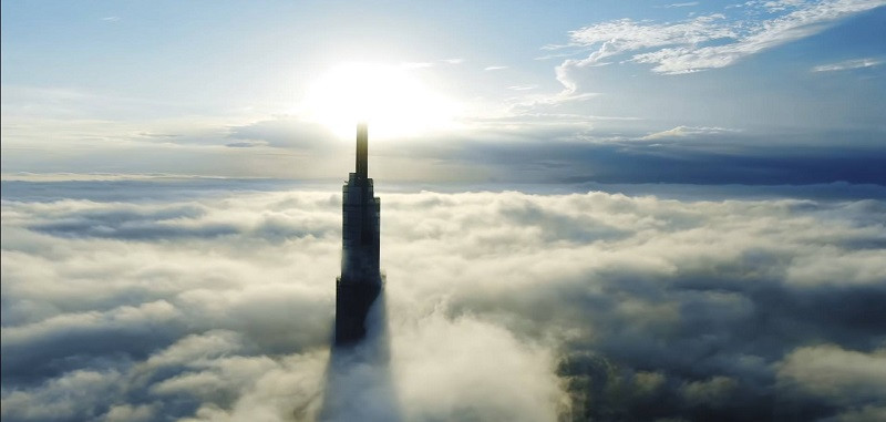 Ánh nắng mặt trời chiếu vào tòa nhà tạo nên một khung cảnh nên thơ: (Ảnh: Đào Hồng Giang)