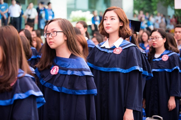 Đại học Ngoại Thương là ngôi trường mà nàng Hậu đã có 4 năm theo học và cô đã đăng quang ngôi vị Hoa hậu Việt Nam khi còn là sinh viên năm 2 của trường.