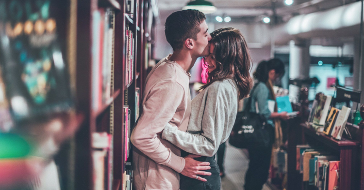 Sau khi chàng trai du học về, cả 2 đã có quãng thời gian vô cùng hạnh phúc. Ảnh: minh họa.