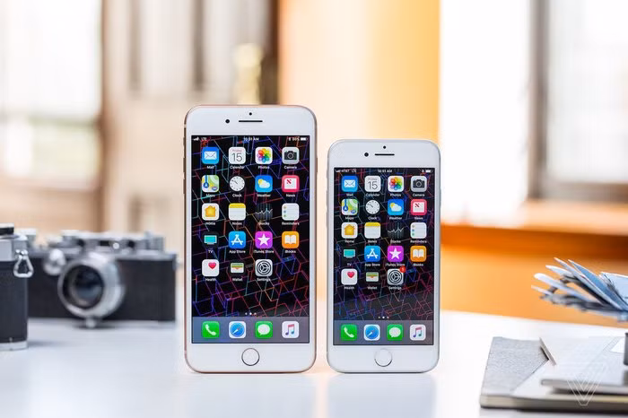 iPhone SE 2/ iPhone 9 nhiều khả năng có thiết kế tương tự iPhone 9. (Ảnh: The Verge)