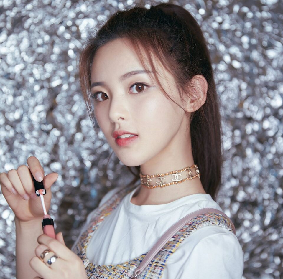 Dương Siêu Việt nổi tiếng bởi... không có tài năng gì nổi bật!