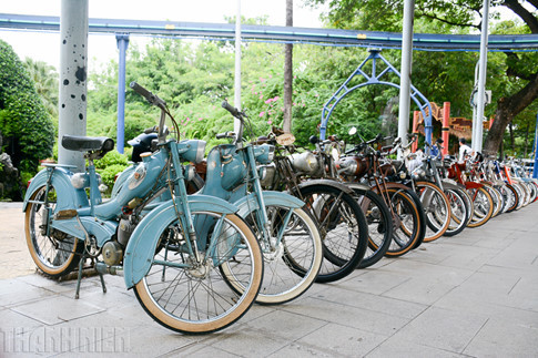 Dàn xe Mobylette, Velosolex, Motobecane… với một số mẫu mã được sản xuất từ năm 1946 cũng hội tụ về “Ngày hội xe cổ Sài Gòn”.