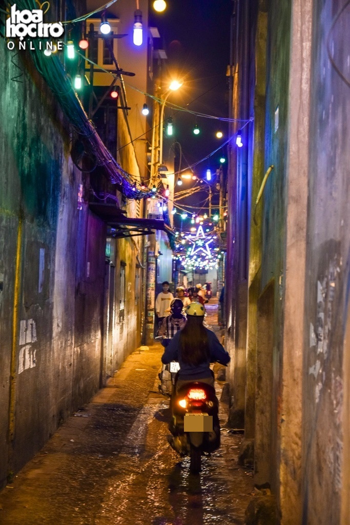 Không khí Giáng Sinh lan tỏa vào từng ngóc ngách, ngõ hẻm.