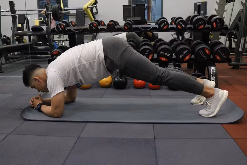 Những cách giúp bạn tập gym cực “chuẩn” cùng huấn luyện viên chuyên nghiệp ảnh 3 Những cách giúp bạn tập gym cực “chuẩn” cùng huấn luyện viên chuyên nghiệp ảnh 3