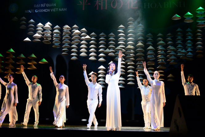 Hà Anh Tuấn sẽ kể "Câu chuyện hòa bình" tại phố đi bộ Nguyễn Huệ ảnh 2