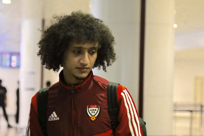 Cầu thủ trụ cột mang áo số 10 của đội tuyển UAE, Omar Abdulrahman là một trong những người ra đầu tiên. Ảnh: Lan Di.