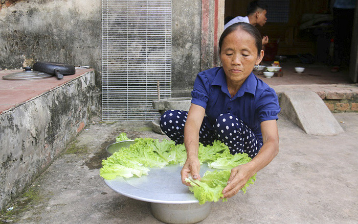 Trước đó, quản lý của anh Hưng và bà Tân Vlog cũng đã từng tiết lộ trên báo chí rằng, mức thu từ kênh bà Tân vào khoảng 70 - 90 triệu đồng/tháng.