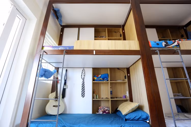 Khu KTX sinh viên quốc tế này có tổng kinh phí đầu tư hơn 30 tỷ đồng từ nguồn ngân sách của Chính phủ Lào và Chính phủ Việt Nam.