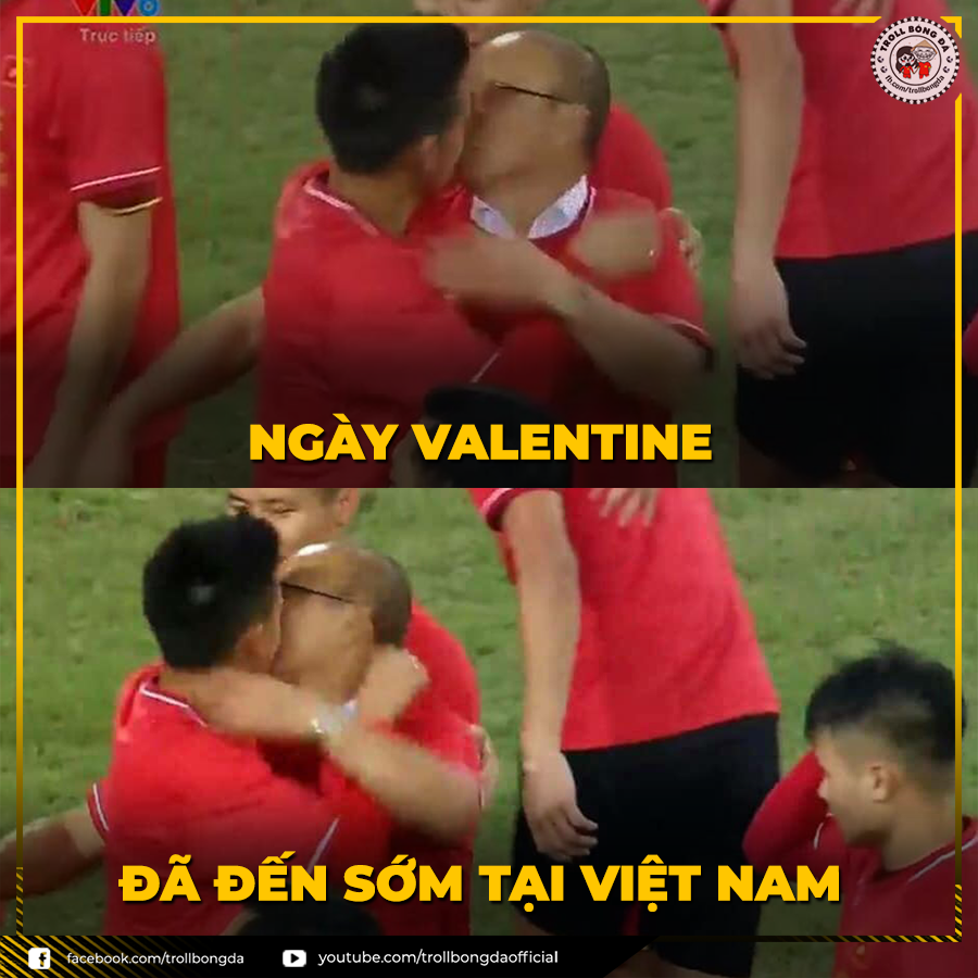 Thầy trò tay bắt mặt mừng, tình bể bình luôn nhé. Ảnh: Troll bóng đá