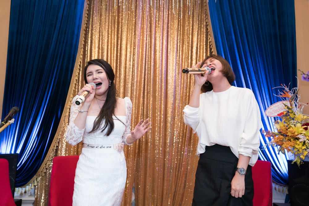 Những nốt cao trong bài được cả hai thể hiện khiến không ít người trầm trồ.